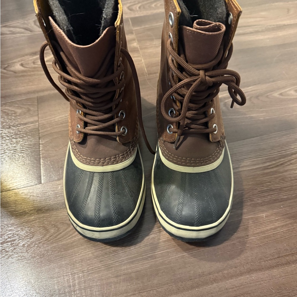 Brown and Navy Women’s Sorel Boots - Classic Lace-Up Style